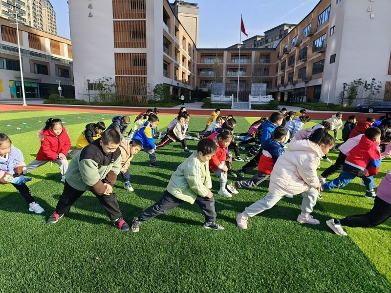 �Ϸ��л���·����С�W�����ꏊ�w�ǣ��\�Ӵٳ��L