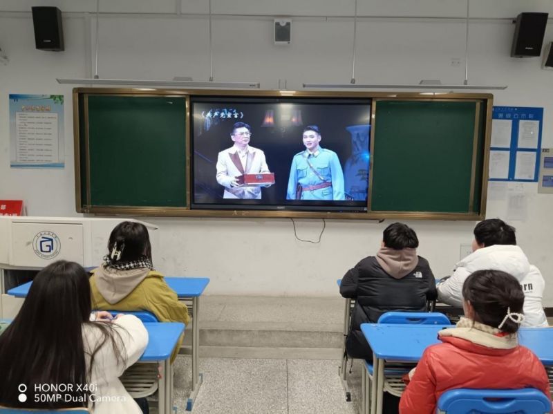 �Ϸʹ��I(y��)�WУ���������MУ�@���؜ؼtɫ�vʷ