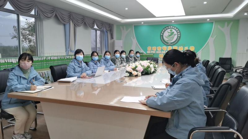 �Ϸ��а��׽������F����ֈ@�_չ���θ�У�L������Ӗ���