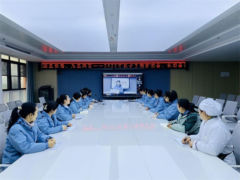 �Ϸ��а���ӭ��·�ֈ@���_2022�W���＾�W�ڼ�ί������ί�����h