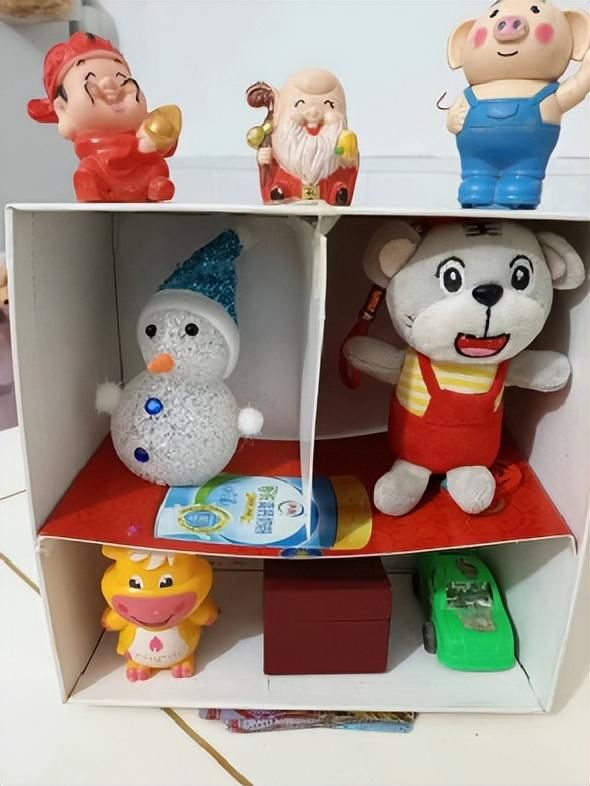 �Ϸʎ�����С�������F(tu��n)�L�S��У�ڼ�����ͣ�������ռ{