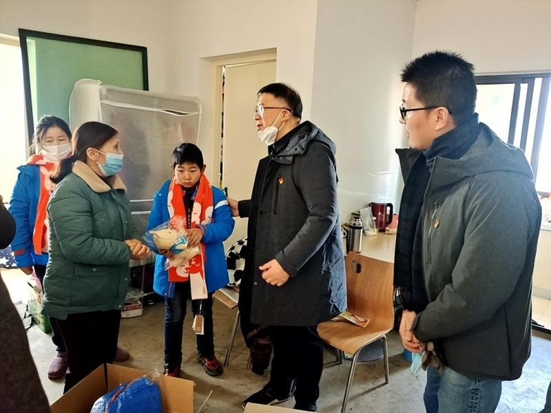 �Ϸ������TС�W�������F���ų�С�W�_չ�´�ο��