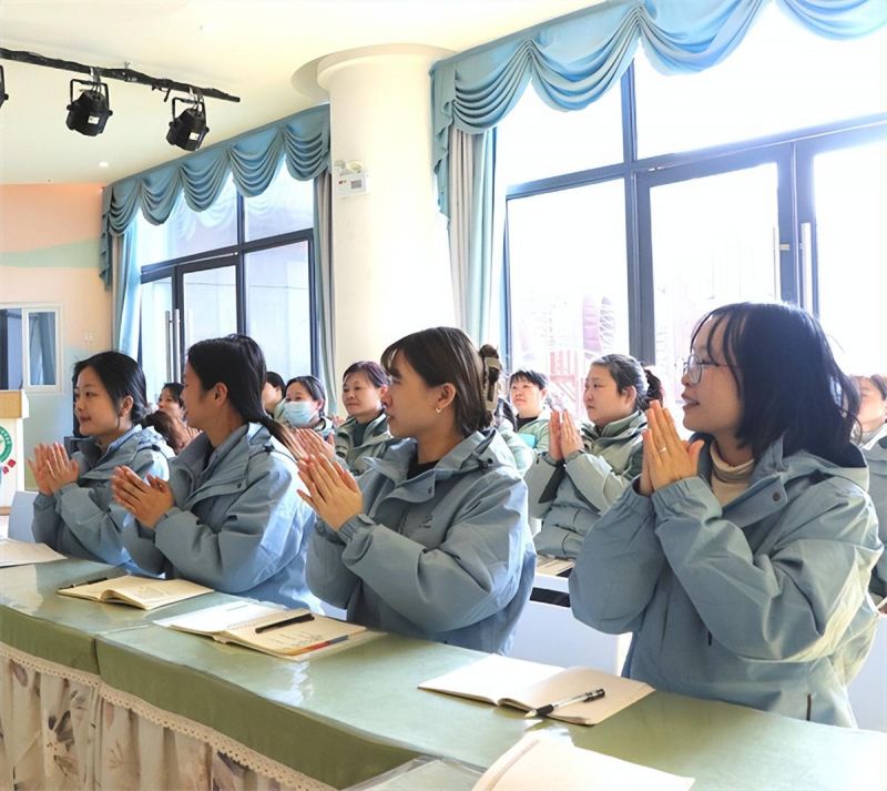 �Ϸ��а��׽������F(tu��n)����֮��ֈ@�����ֳ��� �օ��^�l(f��)