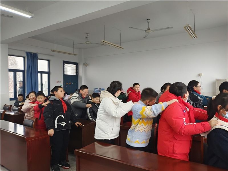 �Ϸ��а��c·����С�W����У���_�_�W�����{�m��Մ��