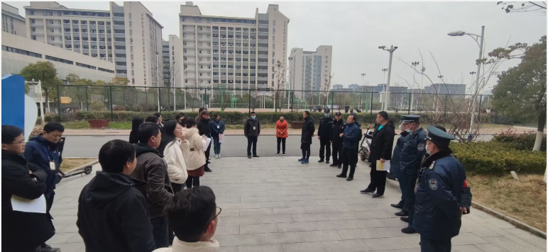 �Ϸʹ��I�WУ�_չ�`����Ʒͻ���z����