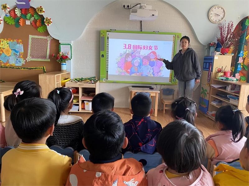 �Ϸ����p�׽������F���Ƿֈ@�_չ�����ˋDŮ�������}�������