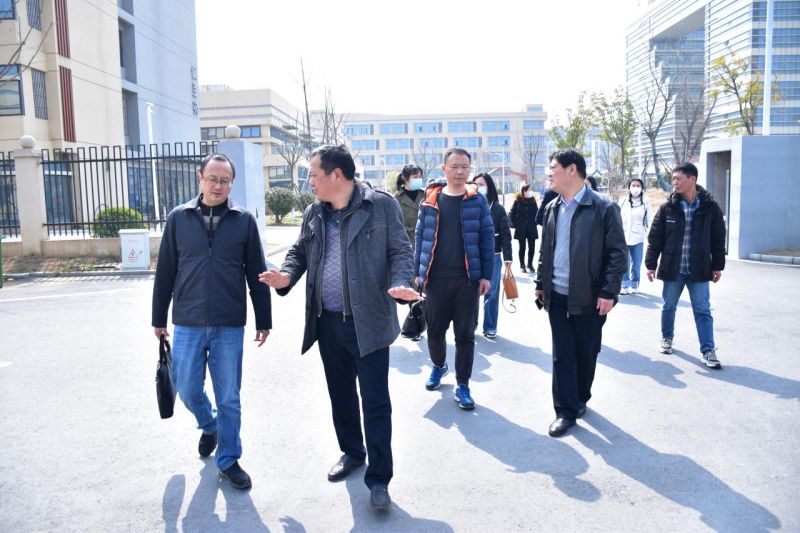 �Ϸʹ��I�WУ��Ϣ�W�������θ������Б��ü��g�W�����콻��