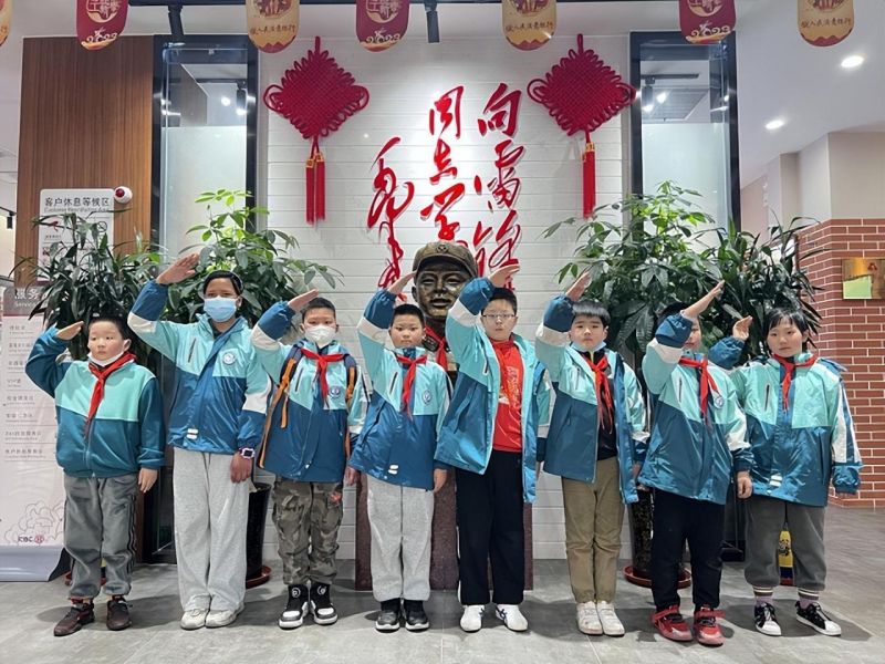 �Ϸ��л���С�ӻ�У�^����ģ�������v�Ï��� �����������Խ�r��