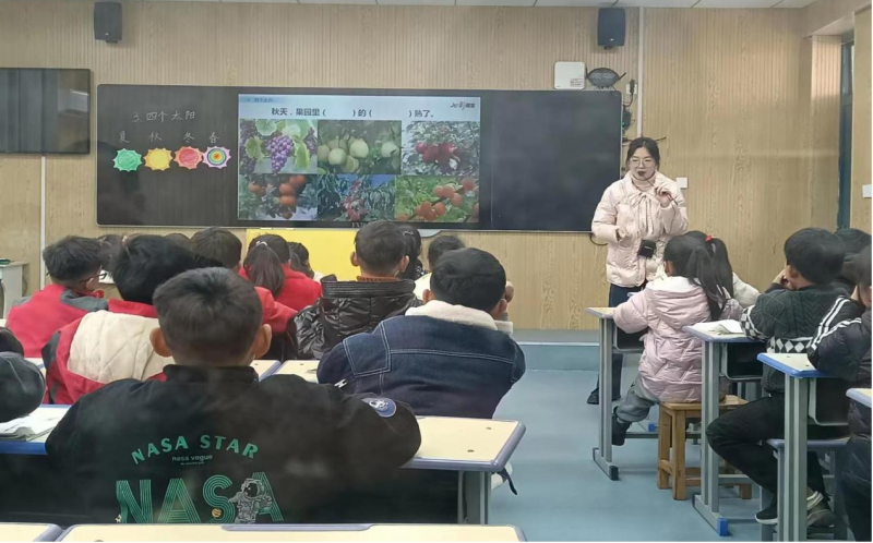 �����Мuꖿh�������ČWУһ�꼉�Z��ͬ�n����չ�L��