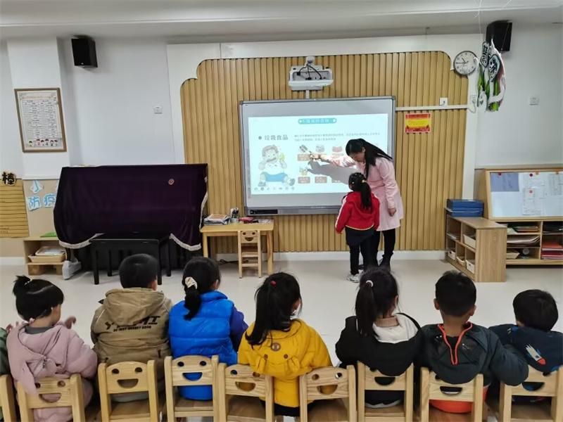 �Ϸ������v�׽̼��F�����ￂ�@�_չ�����̎��M�n�û��