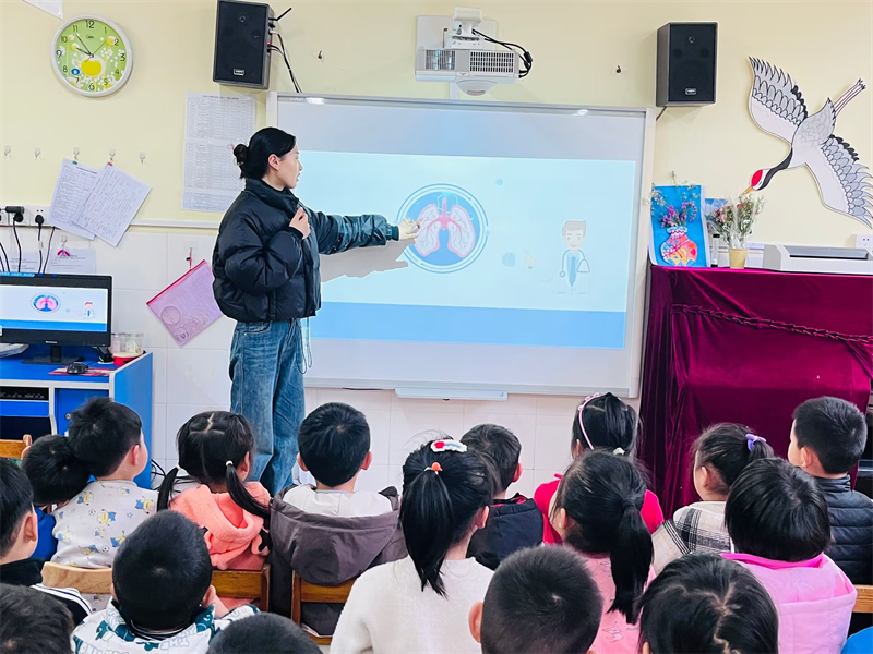 �Ϸ������v�׽̼��F���v�@�^(q��)�_չ�νY�˷����������}���