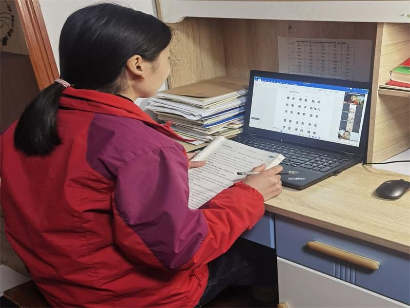 �Ϸ������v�׽̼��F(tu��n)���v�@�^(q��)���y��ͬ�� ���ٳ��L