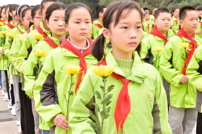 �Ϸ�����ɽС�W�����Ѹ������ң������tɫ����