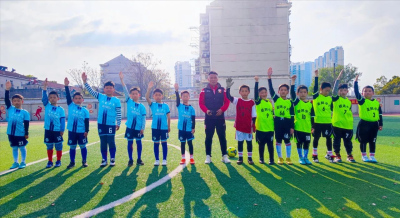 �Ϸ�����ɽС�W�_չ�w�����ߵ����У�@����ِ