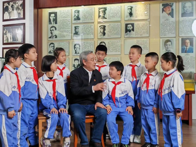 ���c�и���С�W�W�����ӡ��ӆ�·��˼�MV�z��