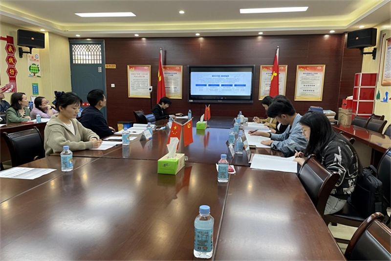 �Ϸ����L��С���Ļ��@У�^��ꖹ⹲�� ���ɺ���