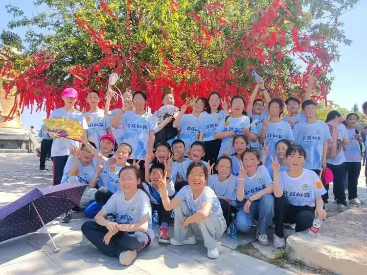 �Ϸ����L(zh��ng)�S�����W(xu��)У����С�W(xu��)����ǧ����(zh��n)���W(xu��)���y(t��ng)�Ļ�