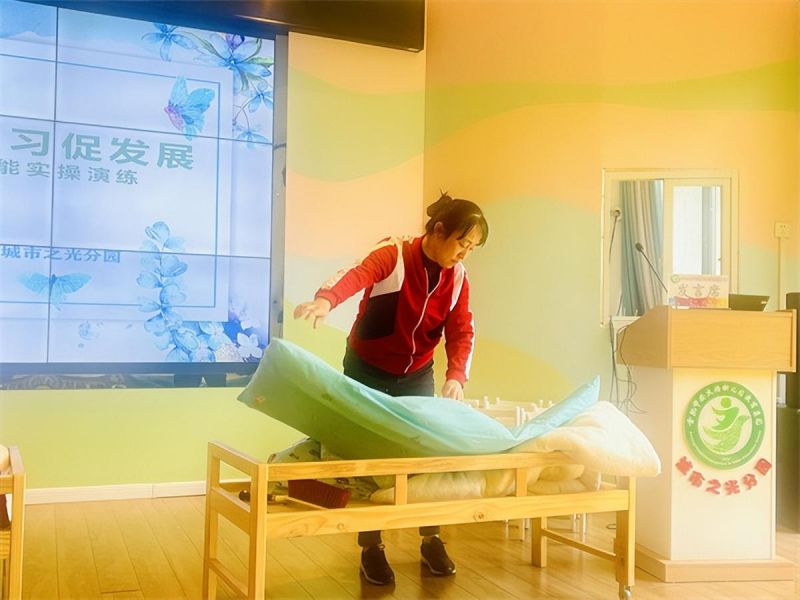 �Ϸ��а��c·�׃��@�������F����֮��ֈ@������������չ���I����