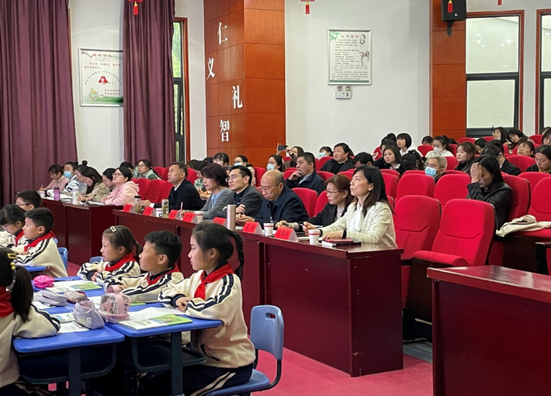 �Ϸ������b��С�W�e�k������У�@ ������x����x����������