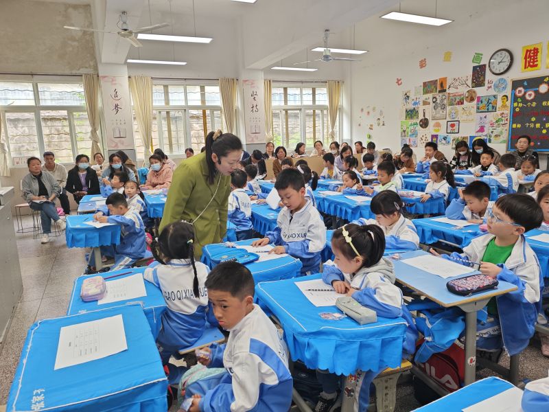 ���c�д��^�^(q��)С�W��(sh��)�W�W�ƽ̌W��ӑ����ڸ���С�W�e��