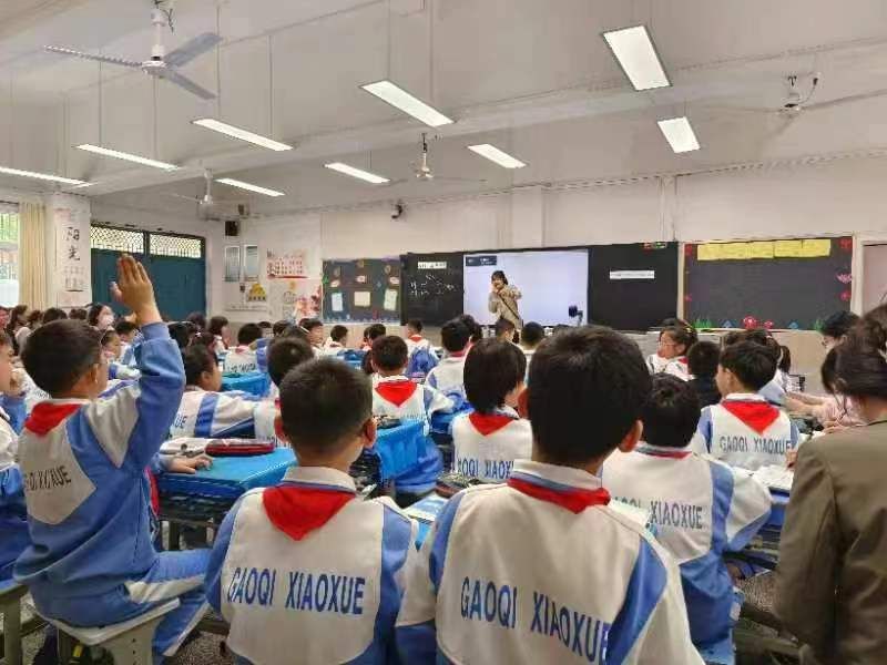 �w�P���A չʾ���ʡ������c���������У���Ӵ��^�^С�W���W���й��_�n