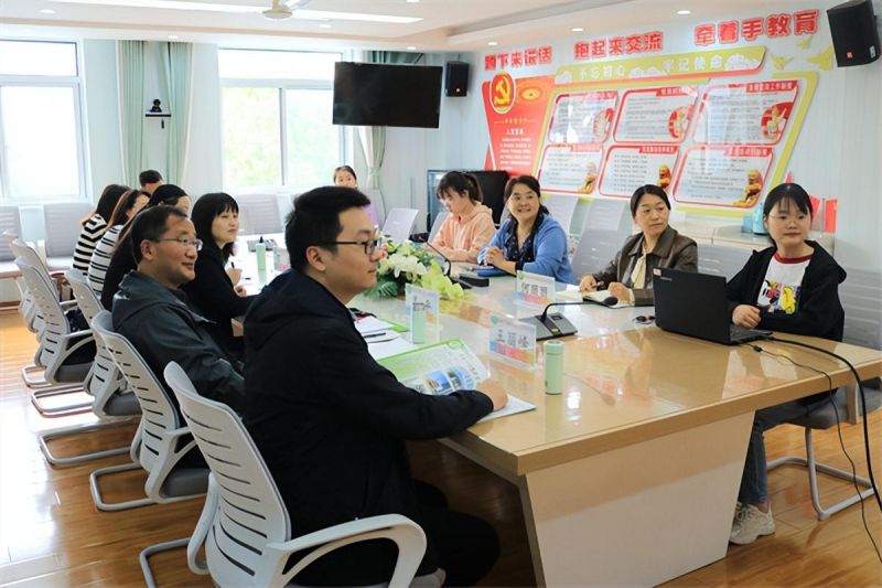 �Ϸ��а��׽������Fӭ�ӺϷ��׌���@�M�С��L���؍���������Մ