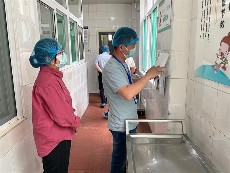 �Ϸ������v�׽̼��F(tu��n)���v�@�^(q��)�_չʳƷ��ȫ���(xi��ng)�z��