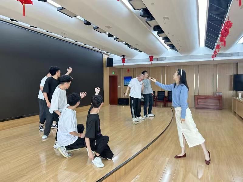 �Ϸʹ��I�WУ����֧����ʡ��ͯ�tԺ�_չ�������