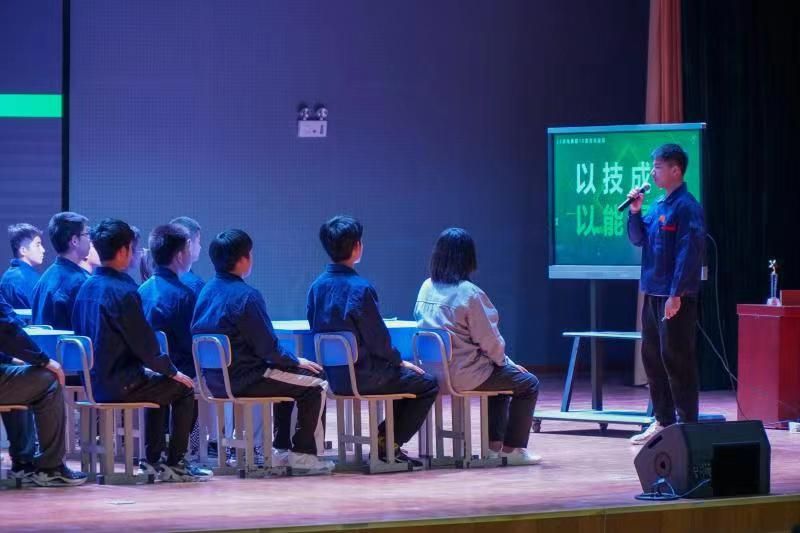 �Լ��ɲ� ���܈�������Ϸʹ��I�WУ�������ι����һ��ϵ�Ј��