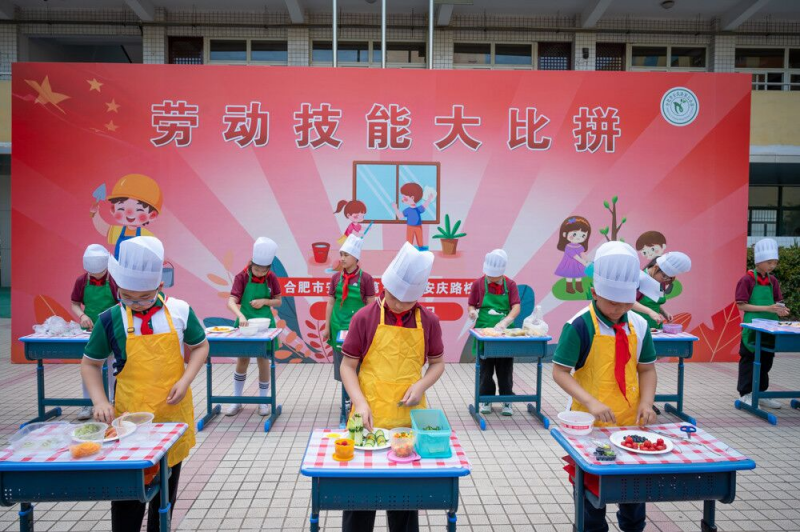 �Ϸ��а��c·����С�W(xu��)���c·У�^(q��)���ڄ�(d��ng)���ܴ��ƴ �옷(l��)��(sh��)�`�����L(zh��ng)