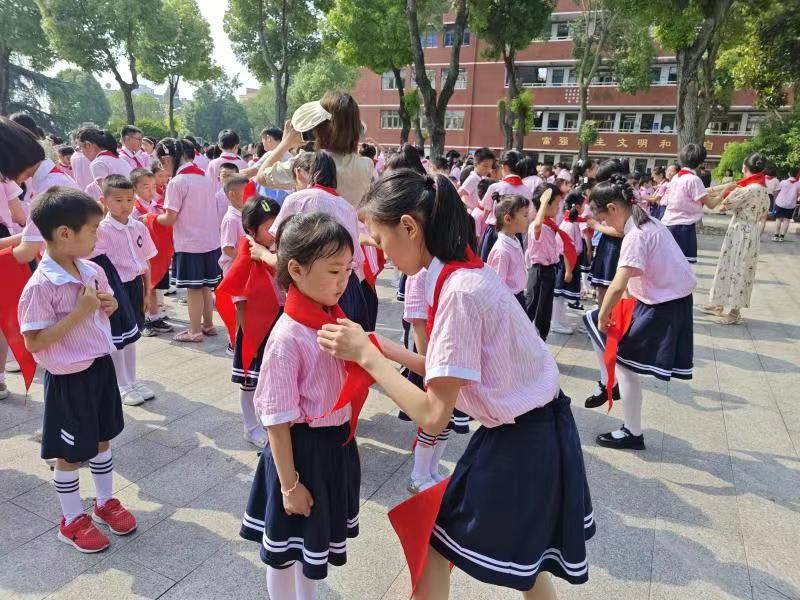 �����r����꠆T�������c�и���С�W�e��һ�꼉������ꠃxʽ