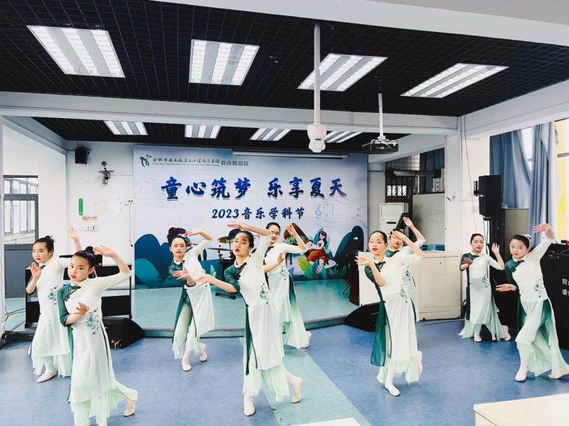 ͯ������ �������졪���Ϸ��а��c·����С�W����У�^�����W�ƹ����