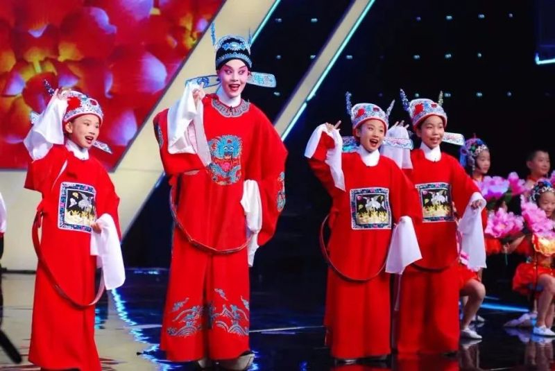 ���н�(j��ng)�� ��P���⡪���Ϸ��а��c·����С�W�S÷�������ɫ�n��