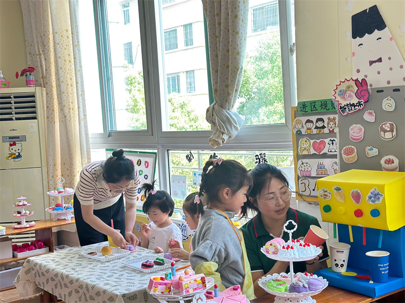 �Ϸ������v�׽̼��F���v�@�^���ж��M�_չ���л��