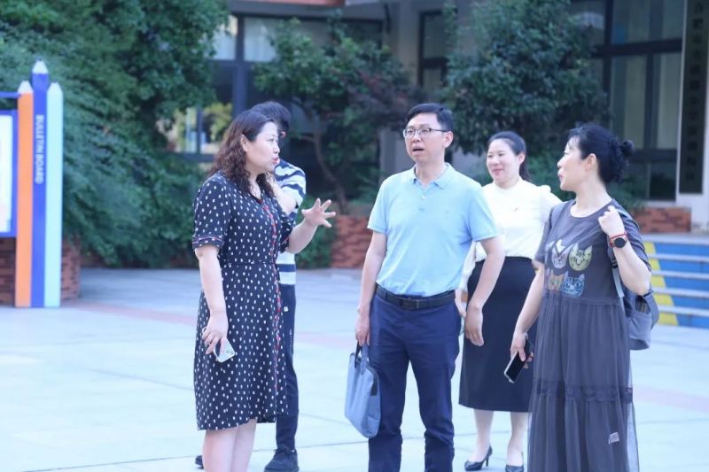 �Ϸ�•���������������Ͻ����߰���С�W˼����Ԫһ�w���̌Wչʾ