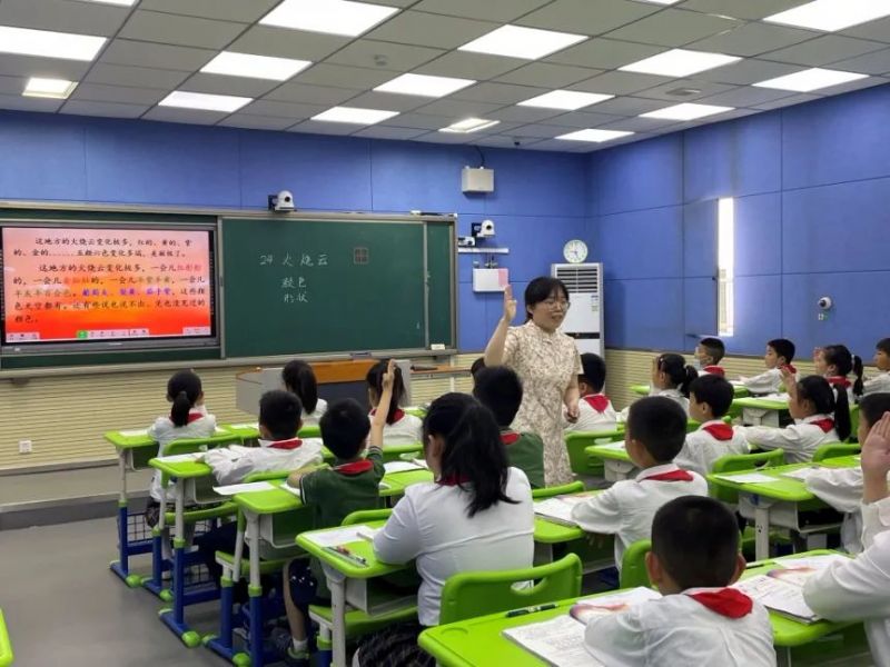 �Ϸ��а��c·����С�W(xu��)�_(k��i)չ����̎���ģ���n���̌W(xu��)��ӑ���(d��ng)