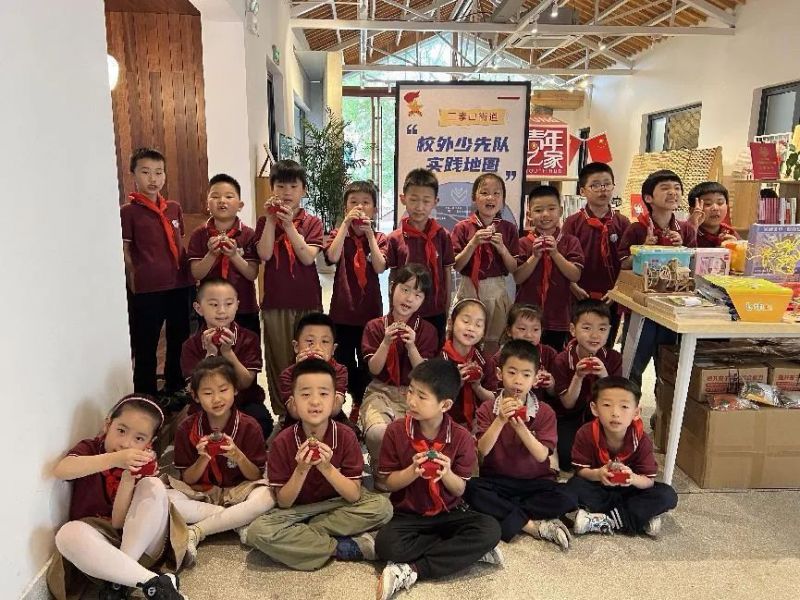 �Ϸ��а��c·����С�W(xu��)�������F(tu��n)�����M(j��n)���z�W(xu��)����(n��i)��(hu��)��