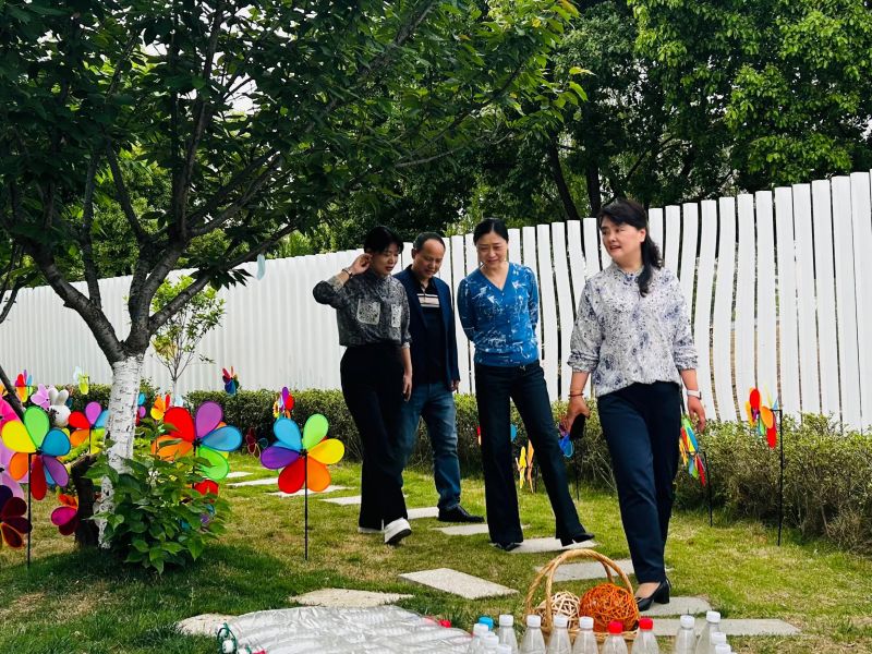 �Ϸ��а��׽������F����֮��ֈ@�s�@���Ϸ�����һ��׃��@���Q̖