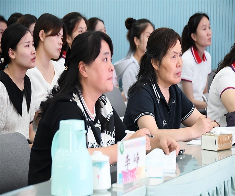 �Ϸ��а��׽������F�_չ�Z���I���f�n��ӑ���