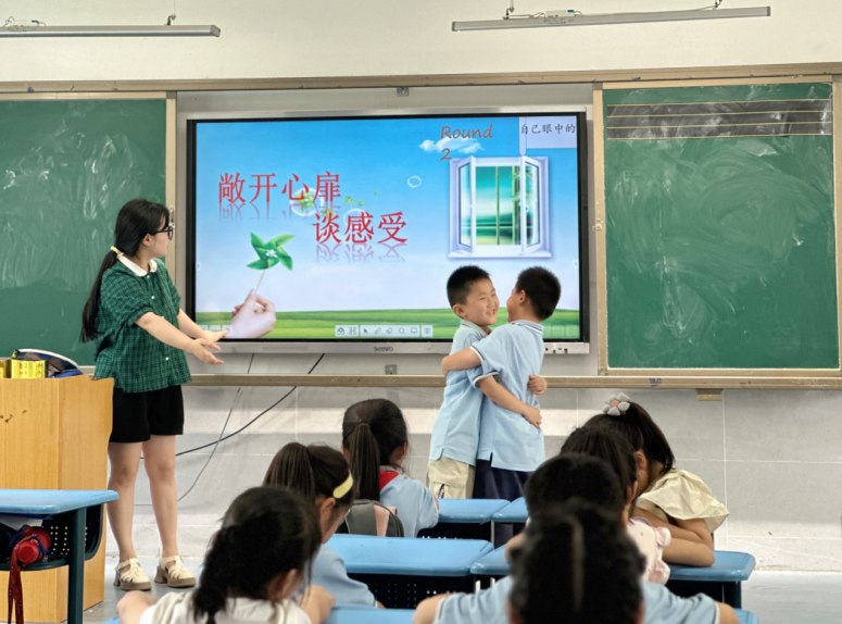 �Ϸʎ�����С�������F�L�S��У�������������ٳ��L