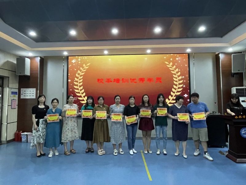 �Ϸ������b��С�W���_����У����Ӗ���Y��