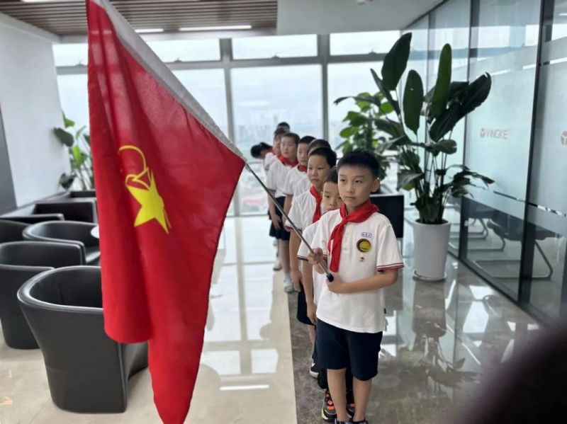 �Ϸ����L��·�ڶ�С�W�����L·������������ͯ��