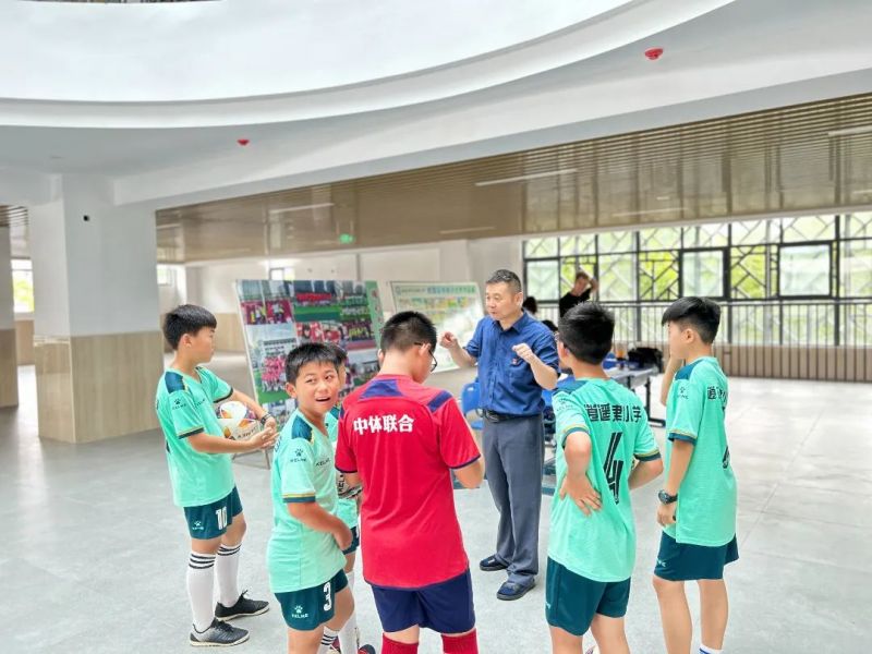 �Ϸ������b��С�W������ꖹ����꣬���@�����L��