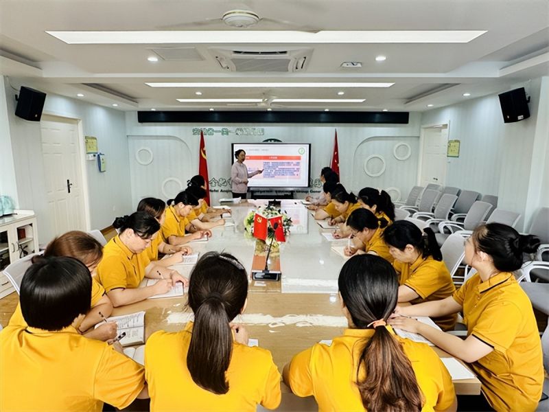 �Ϸ��а��c·�׃��@�������F���@�����ؽ������ģ��`���ഺ���A