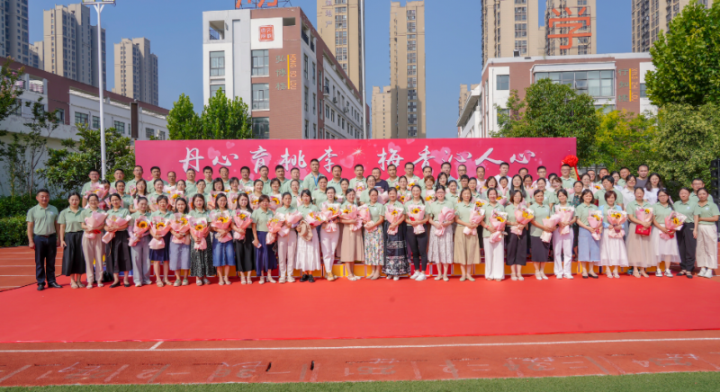 ���������� ��÷�������� ����ӛ�L�S�h÷�_���W(xu��)У�cף����ʮ�ł��̎���(ji��)���õ�Y