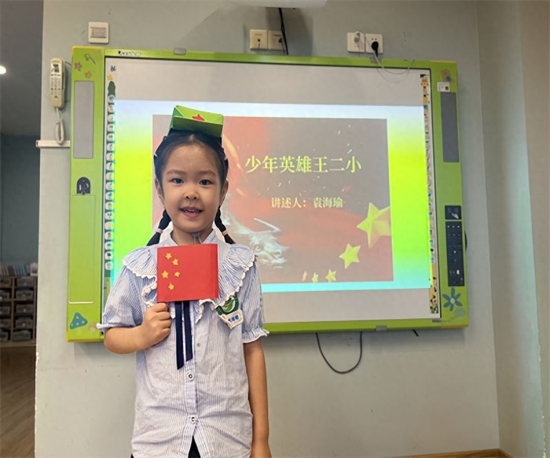 �Ϸ��а��׽������F����֮��ֈ@���b�x�tɫ���䣬�Yٝ�����S��