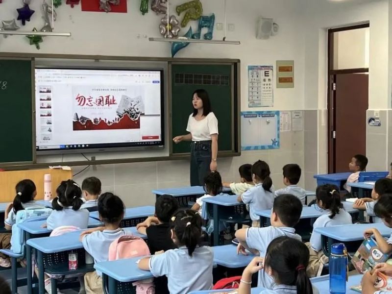 �Ϸʎ�����С�������F�L�S��У�e�С���һ�ˡ��ۇ����x���}�������