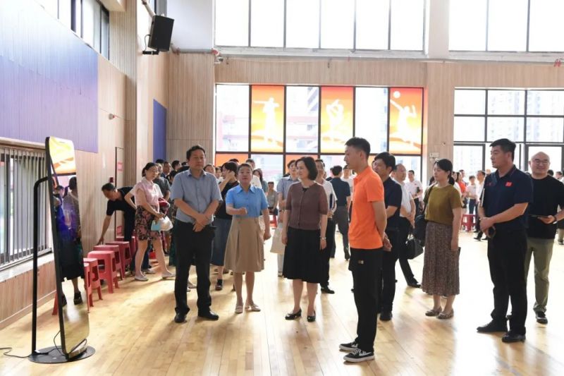 �Ϸ����x�ս����WУÿ��һ���w���n�F�������_