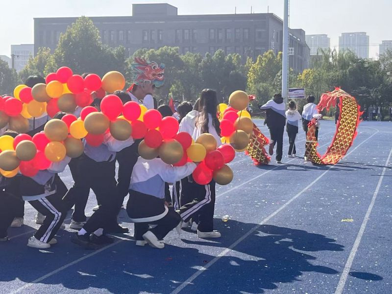 ���ӿ��еġ������~�������L���᣿