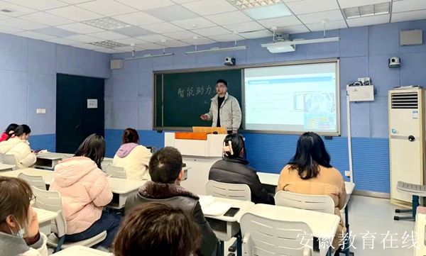 �L��·�ڶ�С�W�ྰ��У�^�_չ��AI�������܌W�顱������Ӗ